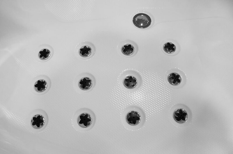 M-SPA - Kúpeľňová vaňa s hydromasážou bez krytu - 210 x 170 x 70 cm - Image 7