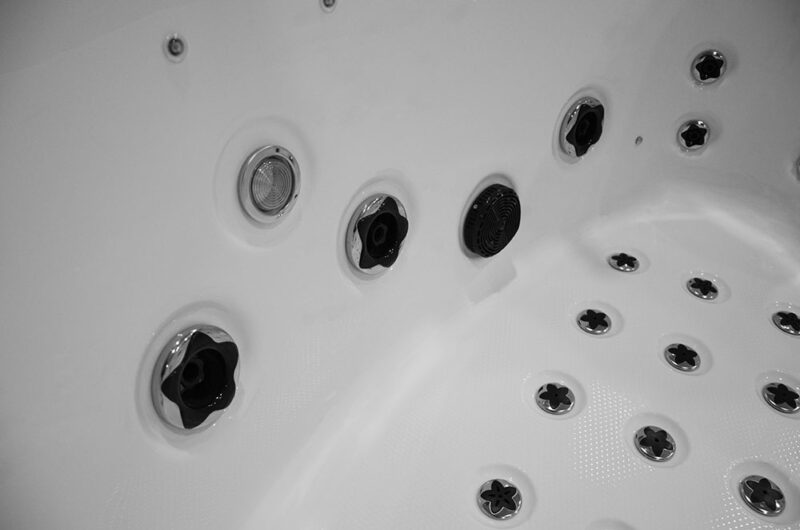 M-SPA - Kúpeľňová vaňa s hydromasážou bez krytu - 210 x 170 x 70 cm - Image 5