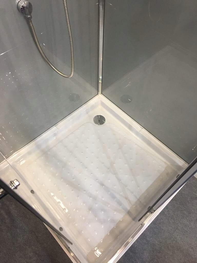 SAVANA - Sprchový kout LIZA SILVER, čtvercový, 90 x 90, chromový profil, průhledné sklo, zadní část stříbrná, vanička, bez stříšky